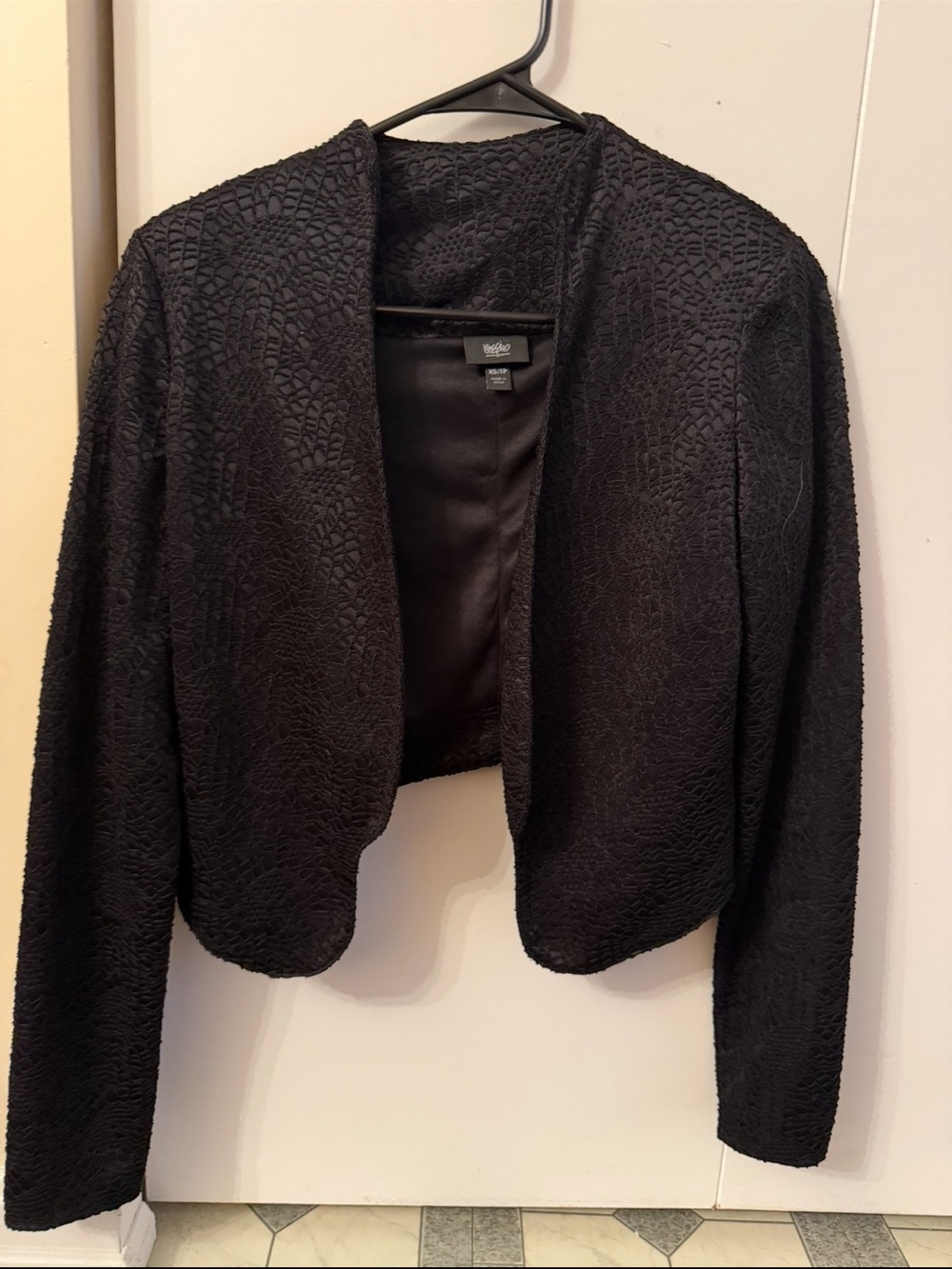 Wildfox Black Cropped Textured Open Blazer xs